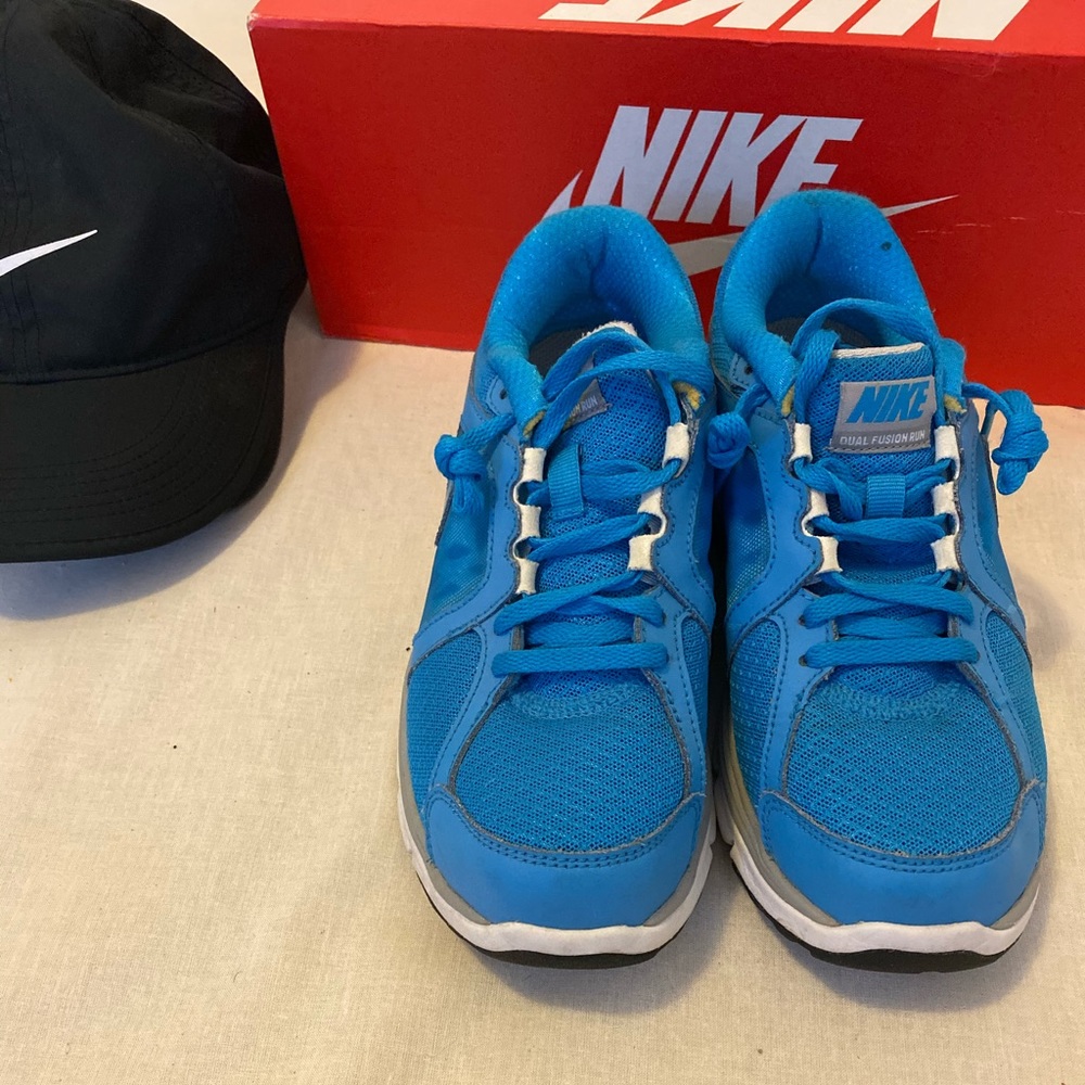Nike - Picture 2 of 5